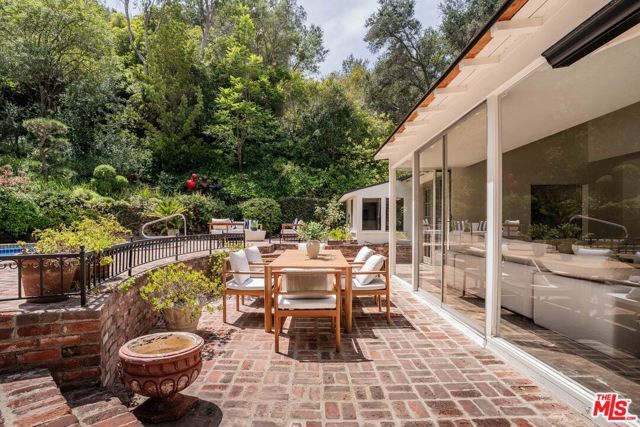 10686 Somma Way, Los Angeles, CA 90077