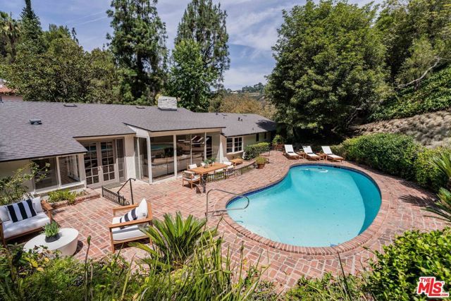 10686 Somma Way, Los Angeles, CA 90077