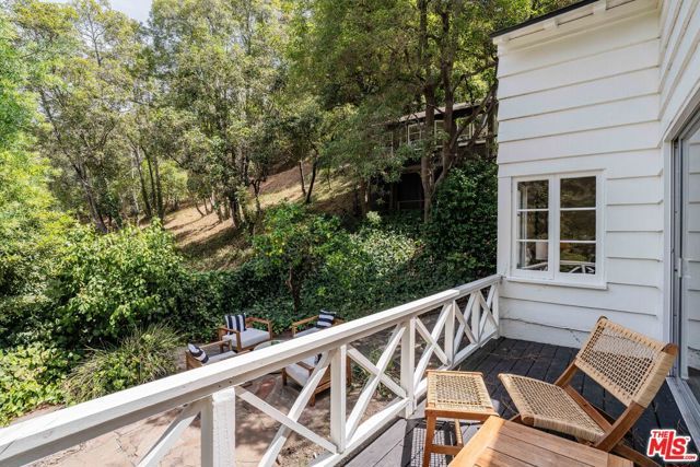 10686 Somma Way, Los Angeles, CA 90077