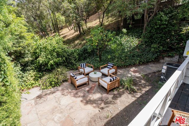 10686 Somma Way, Los Angeles, CA 90077