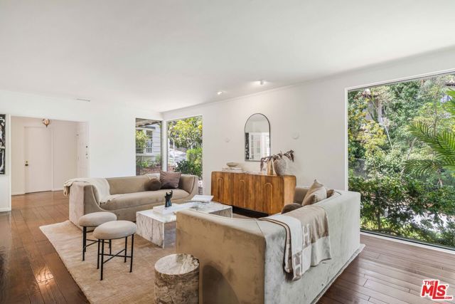 10686 Somma Way, Los Angeles, CA 90077