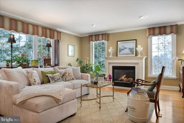 8 MILL CREEK RD, Holland, PA 18966