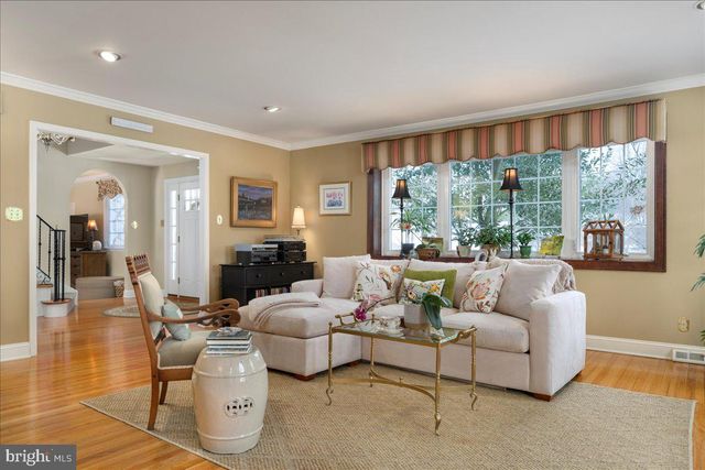 8 MILL CREEK RD, Holland, PA 18966