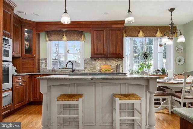 8 MILL CREEK RD, Holland, PA 18966