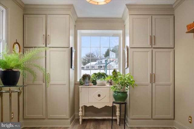 8 MILL CREEK RD, Holland, PA 18966