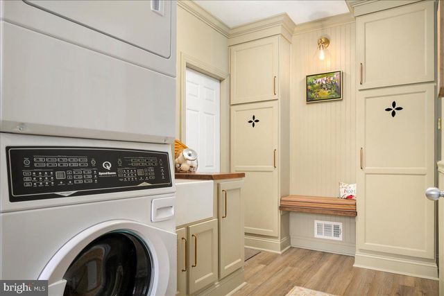 8 MILL CREEK RD, Holland, PA 18966