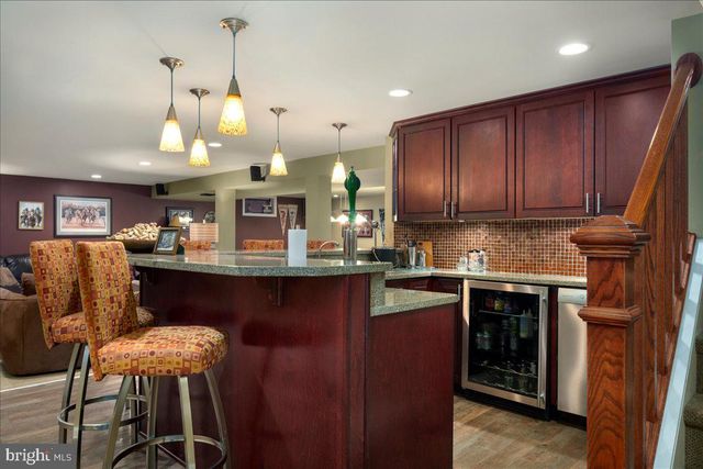 8 MILL CREEK RD, Holland, PA 18966