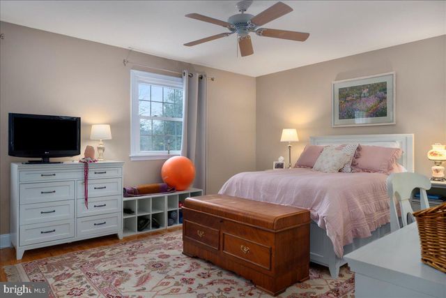 8 MILL CREEK RD, Holland, PA 18966