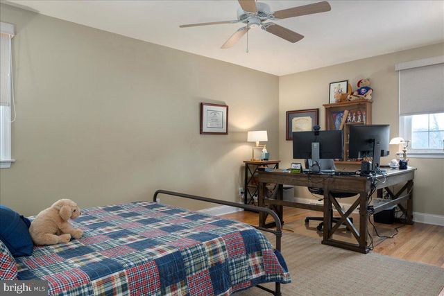 8 MILL CREEK RD, Holland, PA 18966