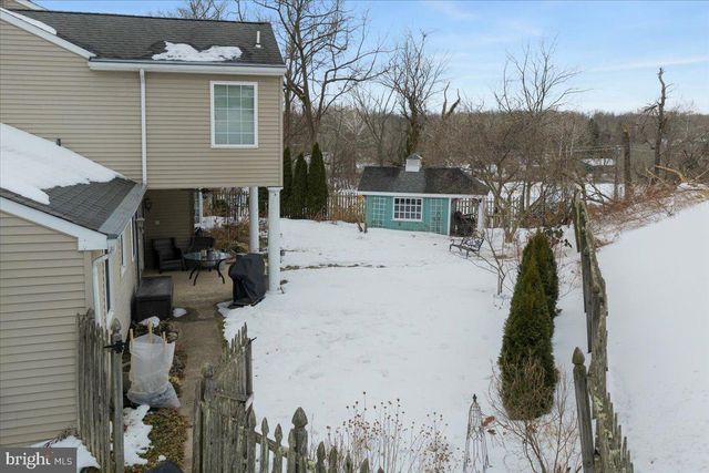 8 MILL CREEK RD, Holland, PA 18966