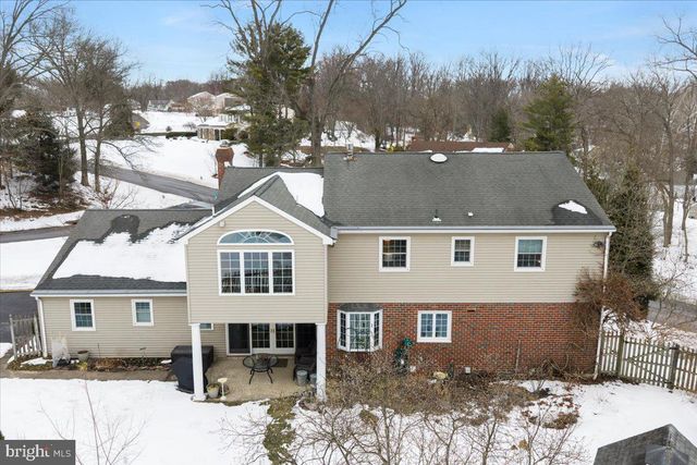 8 MILL CREEK RD, Holland, PA 18966