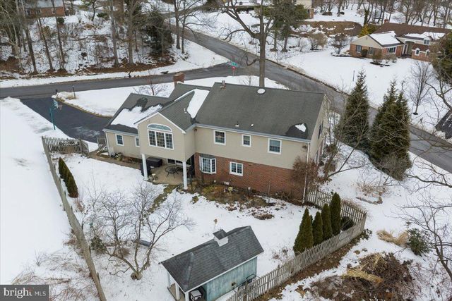 8 MILL CREEK RD, Holland, PA 18966