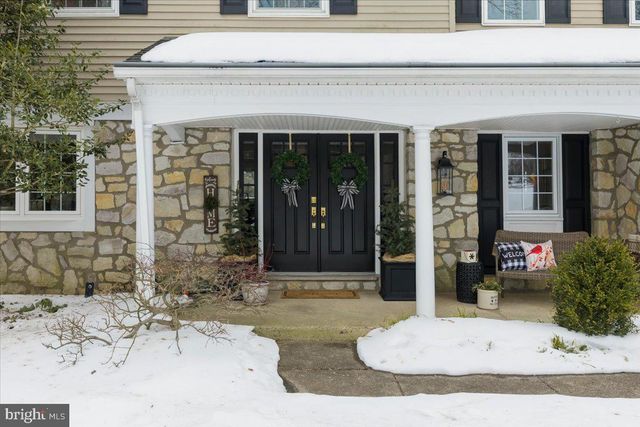 8 MILL CREEK RD, Holland, PA 18966