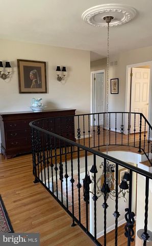 8 MILL CREEK RD, Holland, PA 18966