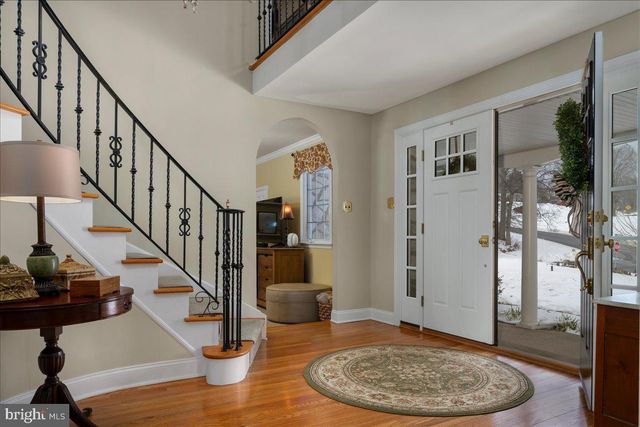 8 MILL CREEK RD, Holland, PA 18966