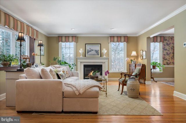 8 MILL CREEK RD, Holland, PA 18966