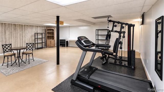 15818 E 14 Mile Road, Fraser, MI 48026