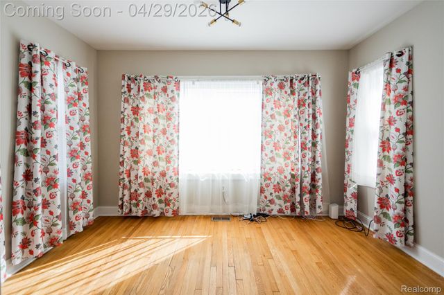 11164 E Outer Drive, Detroit, MI 48224