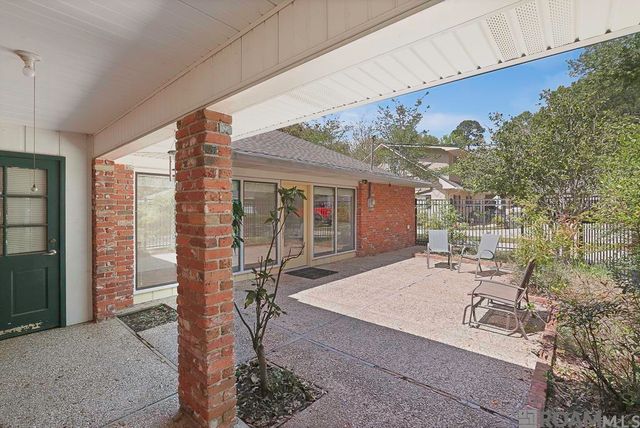991 Colonial Dr, Baton Rouge, LA 70806