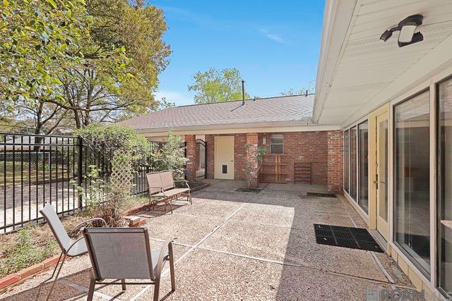 991 Colonial Dr, Baton Rouge, LA 70806