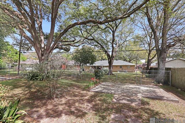 991 Colonial Dr, Baton Rouge, LA 70806