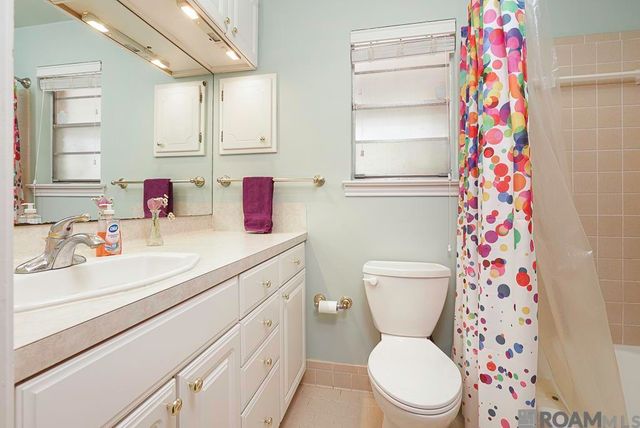 991 Colonial Dr, Baton Rouge, LA 70806