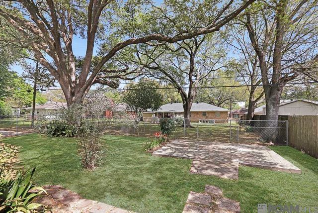 991 Colonial Dr, Baton Rouge, LA 70806