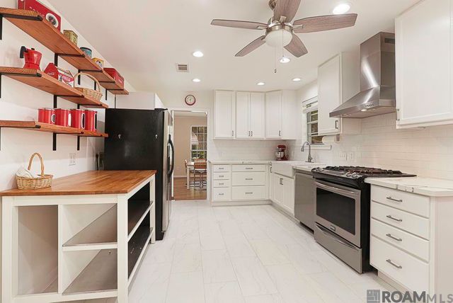 991 Colonial Dr, Baton Rouge, LA 70806