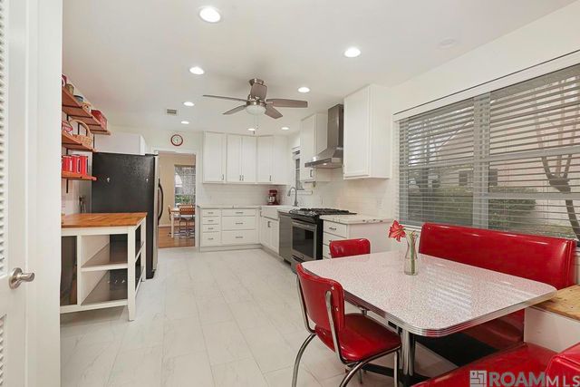 991 Colonial Dr, Baton Rouge, LA 70806