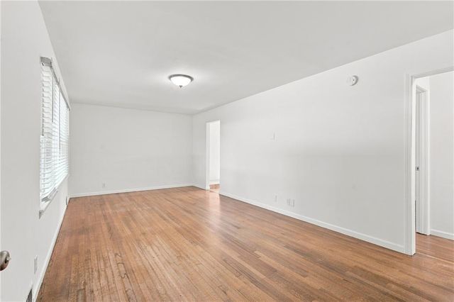 11109 Elmwood Avenue, Kansas City, MO 64137