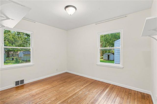 11109 Elmwood Avenue, Kansas City, MO 64137