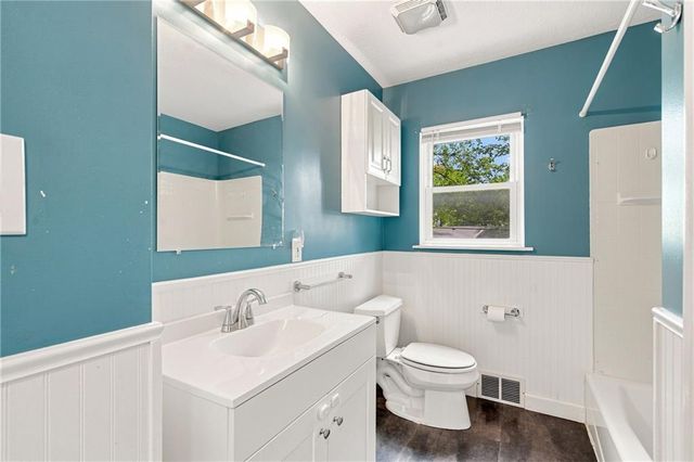 11109 Elmwood Avenue, Kansas City, MO 64137