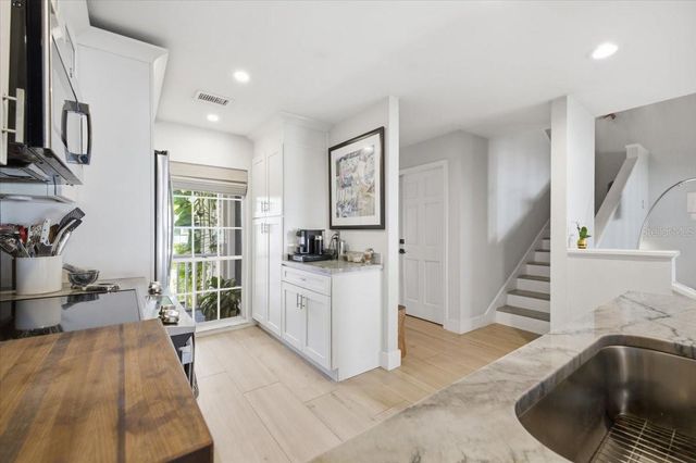 5103 S JULES VERNE COURT, Tampa, FL 33611