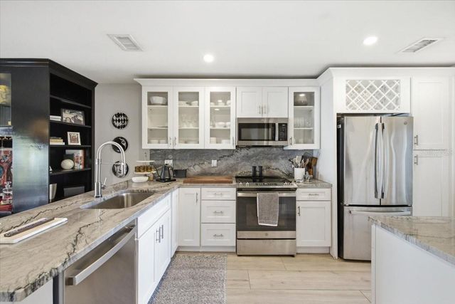 5103 S JULES VERNE COURT, Tampa, FL 33611