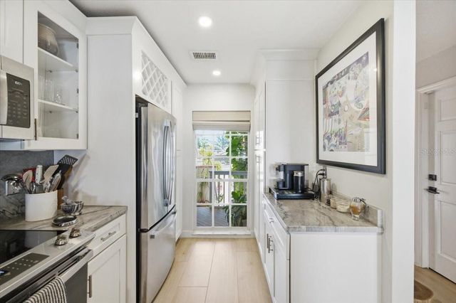 5103 S JULES VERNE COURT, Tampa, FL 33611