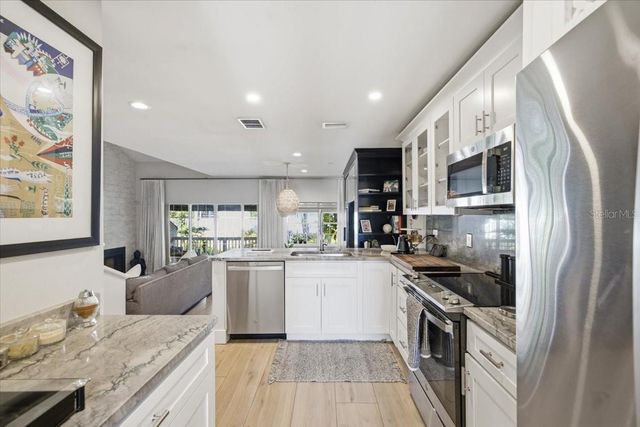 5103 S JULES VERNE COURT, Tampa, FL 33611