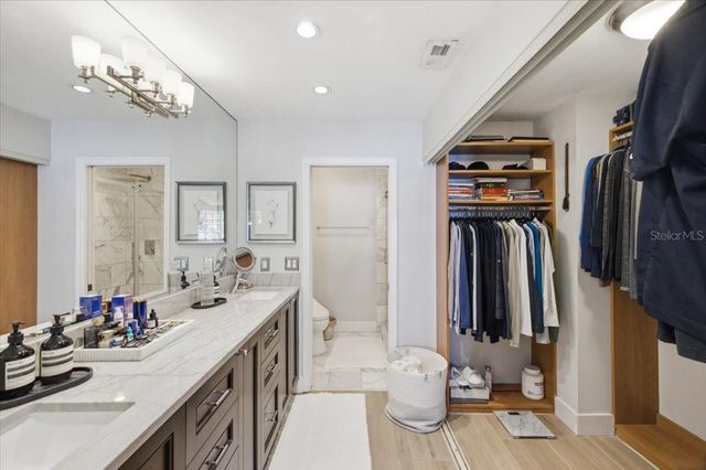 5103 S JULES VERNE COURT, Tampa, FL 33611
