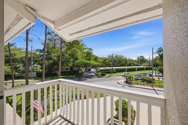 5103 S JULES VERNE COURT, Tampa, FL 33611