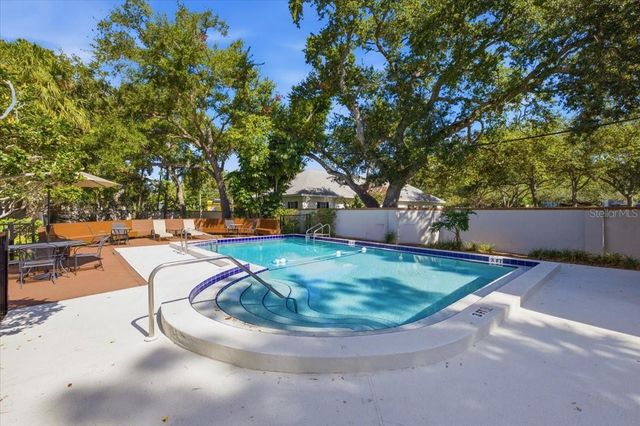 5103 S JULES VERNE COURT, Tampa, FL 33611