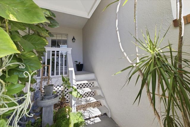 5103 S JULES VERNE COURT, Tampa, FL 33611