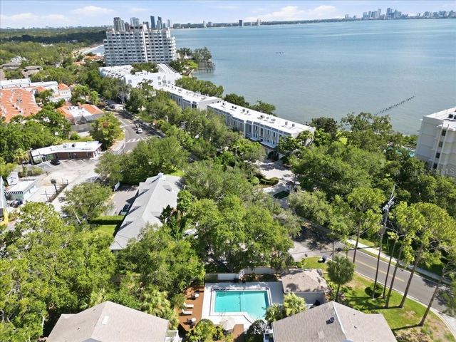 5103 S JULES VERNE COURT, Tampa, FL 33611