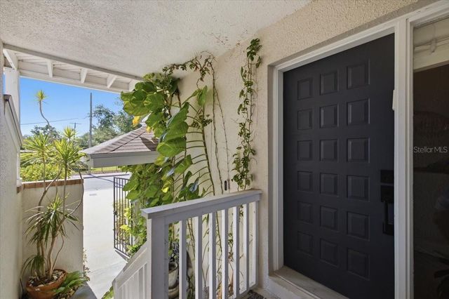 5103 S JULES VERNE COURT, Tampa, FL 33611