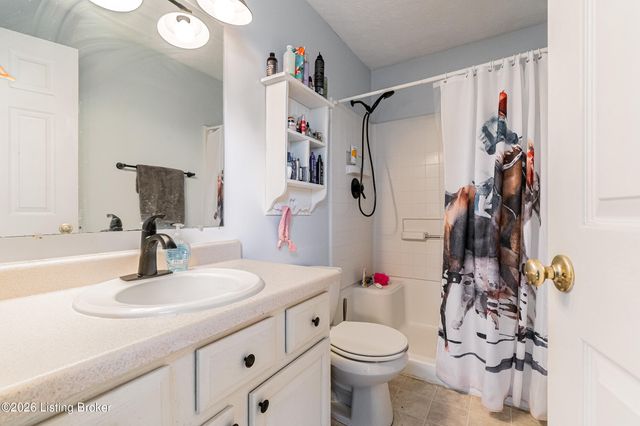 68 Charlene Ct, Taylorsville, KY 40071