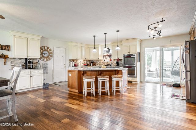 68 Charlene Ct, Taylorsville, KY 40071