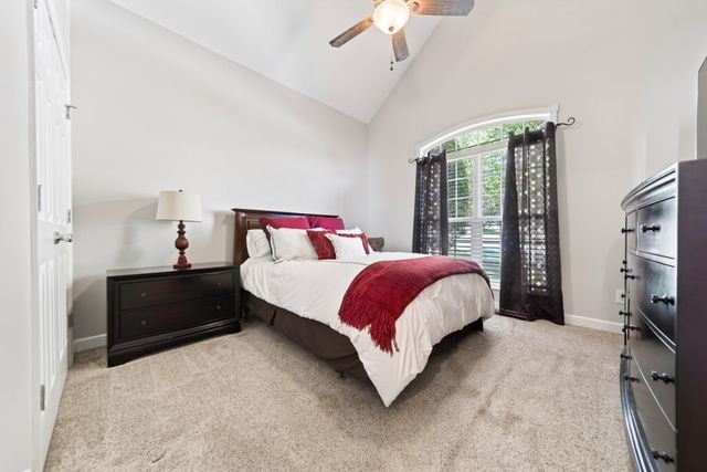 1015 Stafford Ct, Hendersonville, TN 37075