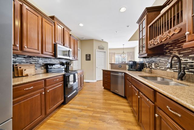 1015 Stafford Ct, Hendersonville, TN 37075