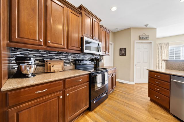 1015 Stafford Ct, Hendersonville, TN 37075