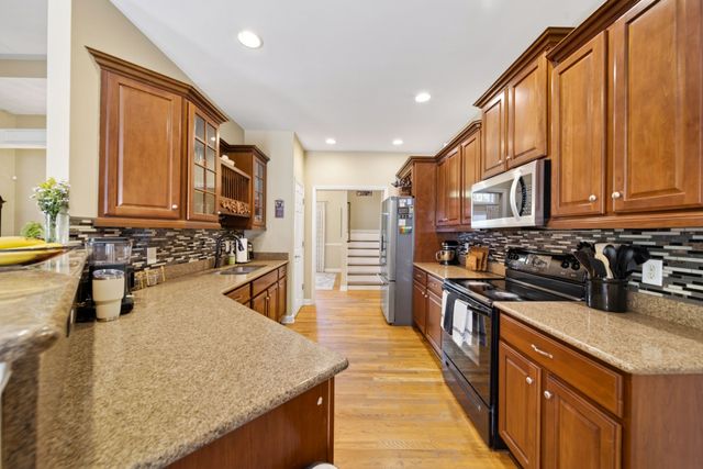 1015 Stafford Ct, Hendersonville, TN 37075