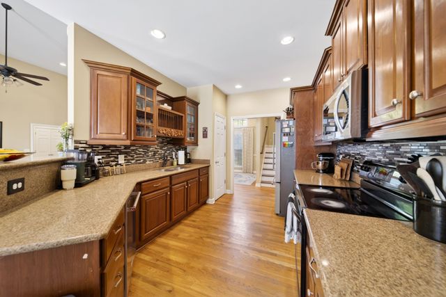 1015 Stafford Ct, Hendersonville, TN 37075