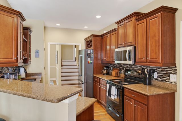 1015 Stafford Ct, Hendersonville, TN 37075